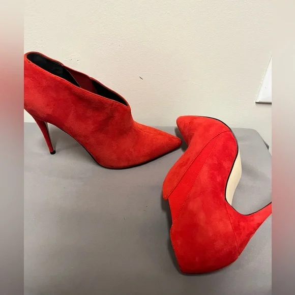 Guess Ondrea red suede ankle toe boot size 8 - Picture 13 of 16